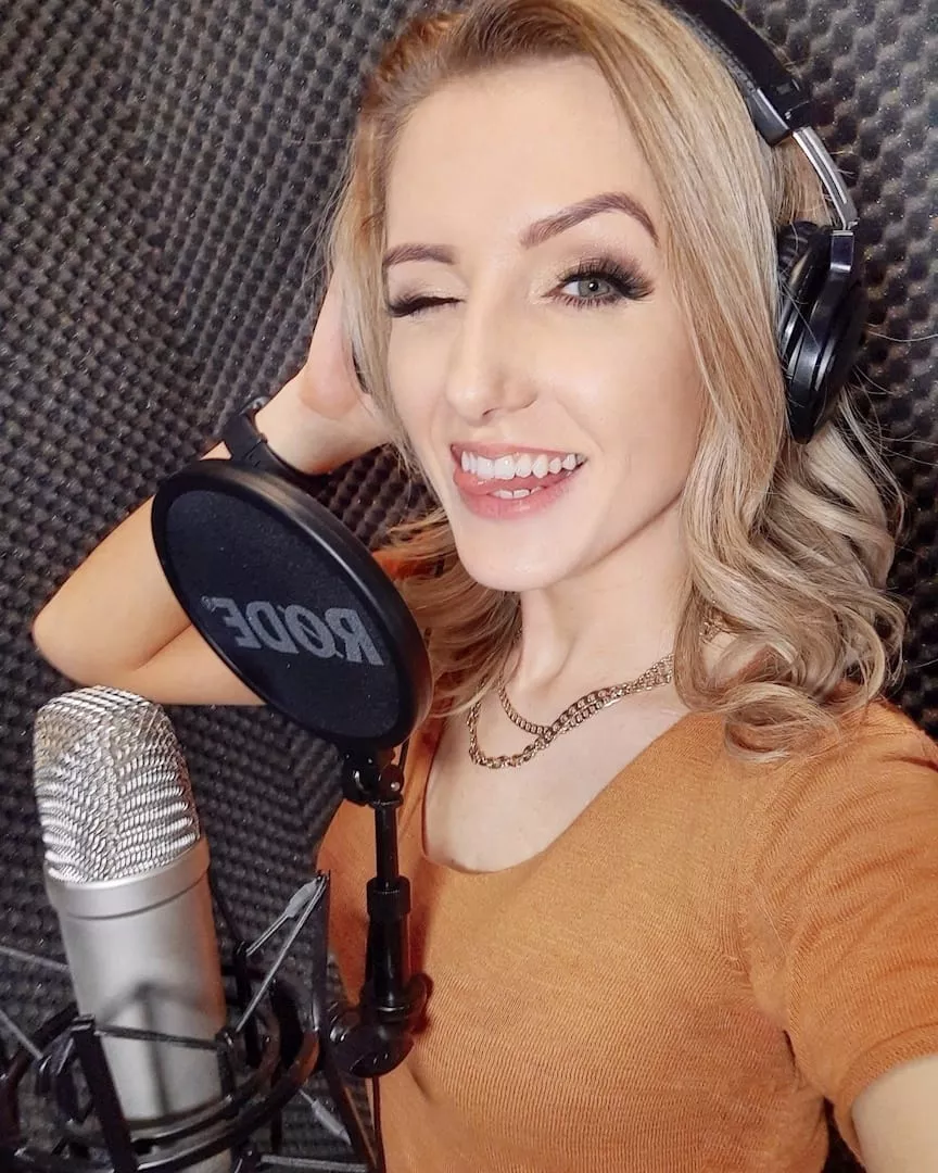 Zjawiskowo piękna wokalistka disco polo kusi zgrabnym ciałem! Wiele konkurentek może jej pozazdrościć?! 